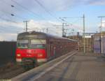 Am Abend des 01.04.2006 fuhr die S8 nach Wiesbaden mit 420 258 in den Bahnhof Offenbach Ost ein.