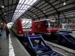 423 950-5 und 420 317-0 stehen in Wiesbaden Hbf am 21.11.13