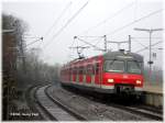 420 444-2 erreicht als S 7541 Bietigheim Bissingen - Stuttgart Schwabstrae den Haltepunkt Tamm (Wrttemberg). 27.12.06