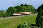 Am 24. Mai 2014 unternahm die IGS S-BAHN MÜNCHEN e.V. mit ihrem ET 420 001 Pendelfahrten zwischen Rosenheim und Rohrdorf. Das Wetter spielte nur bedingt mit, erst am späteren Nachmittag gab es einige Wolkenlücken. So wurde spontan entschieden, zumindest die Rückfahrt nach München Ost zu dokumentieren. Bei Assling war die Bewölkung aufgerissen und so gelang bei der Durchfahrt des Museumsstücks ein Sonnenbild.