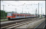 Einfahrt des 420154 mit einem weiteren ET am 11.5.2002 in München Pasing.