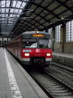 420 280-0 steht als S9 der S-Bahn Rhein Main am 21.11.13 in Wiesbaden Hbf 