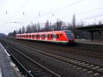 Ein S-Bahntriebzug der DB-Baureihe 422 im Bahnhof Herne als Zug der Linie S 2 nach Dortmund Hbf am 16.