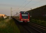 Ein S6 Zug der Feierabend hat, kommt mir bei Allerheiligen vor die Linse.
Der 422 528-0 lügt was der Zielanzeiger zeigt, nix da mit Pause. 15.7.2016