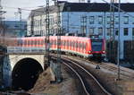 Eine Doppeltraktion der Baureihe 423 erreicht als S3 (Holzkirchen - Mammendorf) den Ostbahnhof.