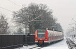 DB Regio 423 036 + 423 ??? fahren in den Haltepunkt Lövenich ein, der sich in Köln befindet.