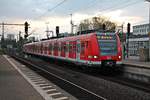 Einfahrt am 16.04.2017 von 423 931-5 zusammen mit 423 901-8 als S6 nach Bad Soden in den Südbahnhof von Frankurt (Main).