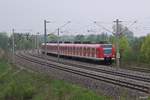 423 135 und ein weiterer ET 423 waren als S2 nach Petershausen unterwegs. Aufgenommen am 3.5.13 in Asbach