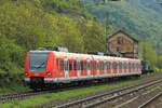 423 867 der Stuttgarter S-Bahn auf dem Weg ins Ausbesserungswerk am 29.04.2022 im Bahnhof Kaub