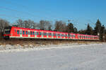423 069 der S-Bahn München in etwas Winterlandschaft am 4.1.2026.