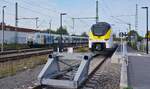 Seit dem 01.02.2026 verkehren zum ersten Mal seit 43 Jahren wieder planm��ige Reisez�ge zwischen Weil der Stadt und Calw auf der w�rttembergischen Schwarzwaldbahn. In Renningen wurde ein neuer Bahnsteig f�r die im Halbstundentakt verkehrenden Mireo Plus B angelegt. Dort begegnet der 563 120-7 am 15.10.2026 dem 423 519 der S-Bahn Stuttgart.