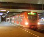 423 259/759 udn ein weiterer als S11 von Bergisch Gladbach nach Dsseldorf-Wehrhan am Abend des 03.01.08 in Dsseldorf Hbf