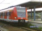 423 015-7 steht am Abend des 12.7.2008 in Herrenberg als S1 nach Plochingen.