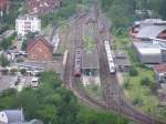 Am 01.07.2007 durchfhrt ein ICE auf der Gubahn KBS 740 (Stuttgart–Singen) den Bf. Herrenberg. Am Bahnsteig 2 wartet die S1 nach Plochingen auf die Ausfahrt. Blick von der Stiftskirche auf den Bahnhof.