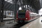 S-Bahn Rhein-Main: 423 416-7 und noch ein unbekannter 423er kommen gerade als S9 von Wiesbaden Hbf in Frankfurt/M Hbf(Hoch) an und fhrt in Krze als S9 nach Wiesbaden Hbf zurck. (Aufnahme von 12.04.09)