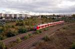 01.10.2009 423 ...(S-Bahn Stuttgart) auf dem Weg nach Hennigsdorf hat Berlin-Gesundbrunnen verlassen.
