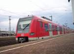 Der 423 759(259) steht als S5/S8 im Endbahnhof Dortmund Hbf.