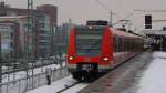 DB S-Bahn Rhein-Main 423 374-8 als S 35339 (S3) von Bad Soden (Taunus) nach Darmstadt Hbf, in Frankfurt (M) West; 22.12.2010