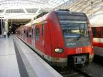 423-543 als S13 (Kln Nippes - Flughafen - Troisdorf)im lichtdurchfluteten Flughafenbahnhof Kln/Bonn. (Ende Oktober 2005)