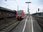 Hier sieht man eine Triebzug der baureihe 423 in Solingen Ohligs.
Der Zug steht Abfahrbereit Richtung Dsseldorf Flughafen bereit.
Das Bild entstand am 23.03.06 im Feierabendverkehr ( ca 17:30 Uhr )