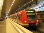 BR 423 689, fhrt gerade in Berlin als S21 zwischen Gesundbrunnen - Sdkreuz. Hier gerade in Berlin Hauptbahnhof.