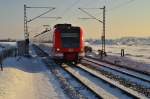 Eine S11 nach Dsseldorf kommt von 423 196 gefhrt bei Allerheiligen an den Haltepunkt heran gefahren.