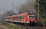 Zusammen mit einem weiteren Quitschie war 423 016 am Morgen des 28. Mrz 2013 auf dem Weg als S1 nach Herrenberg, als ich ihn bei Wernau fotografieren konnte.