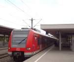 423 533 steht als S3 nach Backnang abfahrtbereit in Bad Cannstatt.