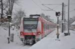 423 358-1 wartet bei Kälte und Schneefall am Bahnhof Altomünster am 30.12.2014