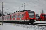 Die S2, BR 423,  am 25.01.2015, kurz vor dem Bahnhof Erdweg in Richtung Altomünster.