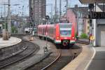 KÖLN, 29.04.2015, 423 796-2 als S13 nach Troisdorf bei der Einfahrt in den Kölner Hauptbahnhof