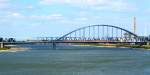 Am 08.06.2015 überqueren zwei 423 die Rheinbrücke zwischen Neuss und Düsseldorf