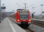 423 352 ist am 23.03.13 auf der S7 (6794) nach Höllriegelskreuth unterwegs.