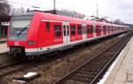 423 217/717 steht nach der Wende in Geltendorf, das FIS ist schon auf  S8 Flughafen/Airport  gewechselt. 24.03.2007