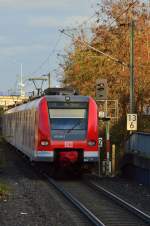 Zugschluss einer S12 nach Au an der Sieg, hier fährt sie aus Frechen-Königsdorf aus am Sonntag 25.11.2012