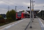 S13 auf dem Weg nach Troisdorf fährt hier gerade in Merzenich ein.
