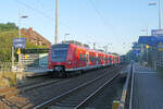 Die 424 525 und ein Schwesterfahrzeug als S2 nach Nienburg (Weser) im Bahnhof Eilvese.
Aufgenommen im August 2020.
