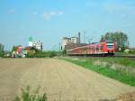 424 014 und 424 xxx beim verlassen der Ortschaft Weetzen