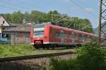 425 100 in Bad Honnef auf dem Weg nach Koblenz als RE8 am Donnerstag den 25.5.2017