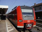 Am 28.03.2017 hielt 425 147 als RB 15696 nach Aschaffenburg Hbf in Lohr Bahnhof.
