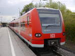 Am 19.04.2017 fuhr 425 052 mit 425 148 in Freising aus Landshut Hbf ein.