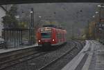 425 816 bei der Einfahrt in Neckargerach. 11.11.2017