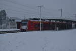 Schuß auf den Schneeschnäuzer des Triebwagenkopfes einer RB33 die am Mittag des 10.12.2017 auf Gleis 3 einfährt. So viel Schnee ist bei uns im Rheinland dann ehr selten.