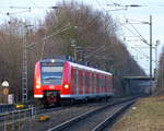 Die Rhein Niers Bahn (RB33) kommt die Kohlscheider-Rampe hoch aus Duisburg-Hbf nach Aachen-Hbf und hält in Kohlscheid und fährt in Richtung