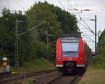 Ein Nachschuss von der Rhein Niers Bahn (RB33) aus Aachen-Hbf nach Heinsberg-Rheinland
/Duisburg-Hbf und hilt in Kohlscheid und fährt in Richtung Herzogenrath,Mönchengladbach. Aufgenommen von Bahnsteig 1 in Kohlscheid.
Bei Sonne und Wolken am Nachmittag vom 27.6.2018.