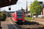 Einfahrt am 12.04.2017 von 425 127-8 als RB70 (Merzig (Saar)  - Kaiserlautern Hbf) in den Bahnhof von Völklingen.