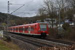 Nachschuß auf den 425 768-9 der als S2 nach Kaiserslautern bei der Einfahrt in Neckargerach am 8.3.2019 zu sehen.