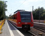 Die Rhein Niers Bahn (RB33) aus Aachen-Hbf nach Duisburg-Hbf und kommt aus Richtung Aachen-West,Laurensberg,Richterich, und hält in Kohlscheid und fährt in Richtung