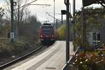 Aus dem Gegenlicht kommt in den HP Ittlingen der 425 583 eingefahren als S5 nach Heidelberg. Samstag den 23. November 2019