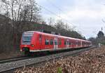 425 318-3 bei der Einfahrt in Neckargerach am Mittag des 8.2.2021 bei recht eisigen Temperaturen.